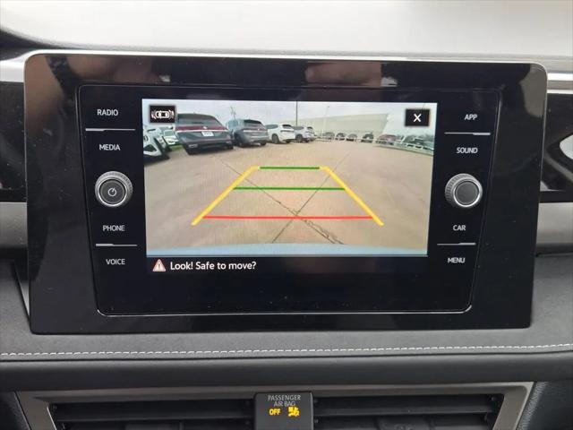 2026 Volkswagen Taos SE Black