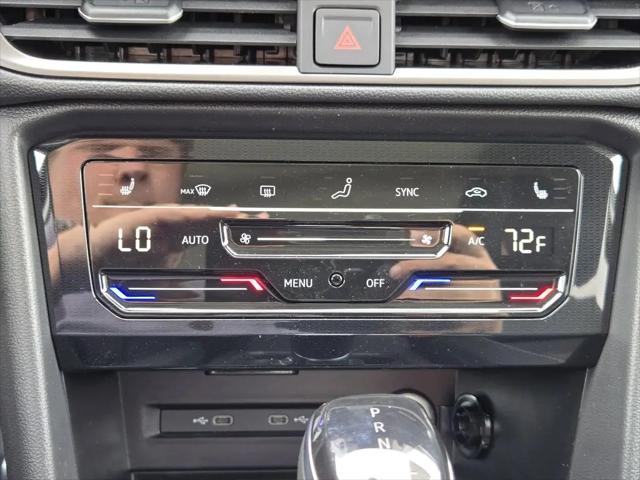 2026 Volkswagen Taos SE Black