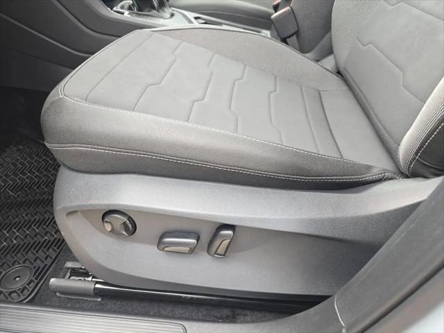 2026 Volkswagen Taos SE Black