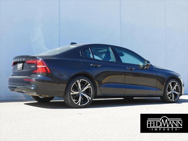 2024 Volvo S60 B5 Plus Dark Theme