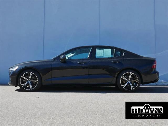 2024 Volvo S60 B5 Plus Dark Theme