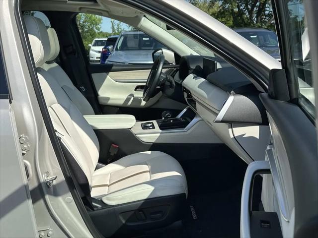 2024 Mazda X-90 Premium Plus