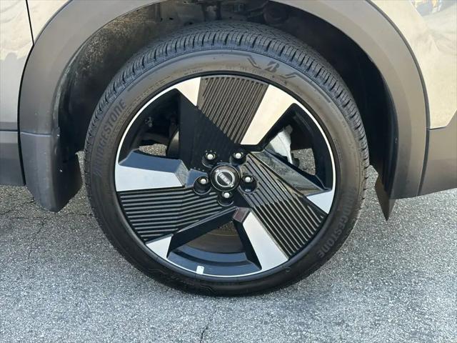 2025 Nissan Kicks SR FWD