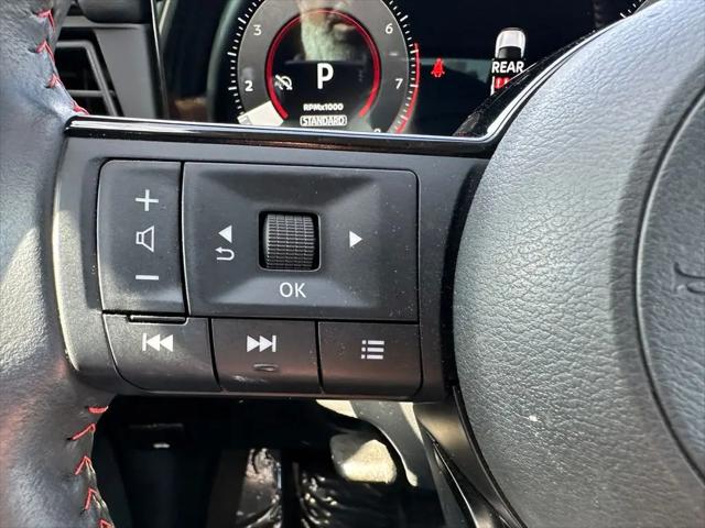 2025 Nissan Kicks SR FWD