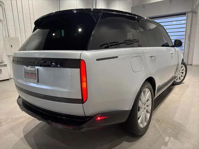 2025 Land Rover Range Rover P400 SE 7 Seat