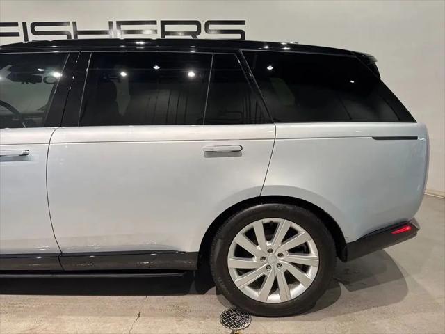 2025 Land Rover Range Rover P400 SE 7 Seat