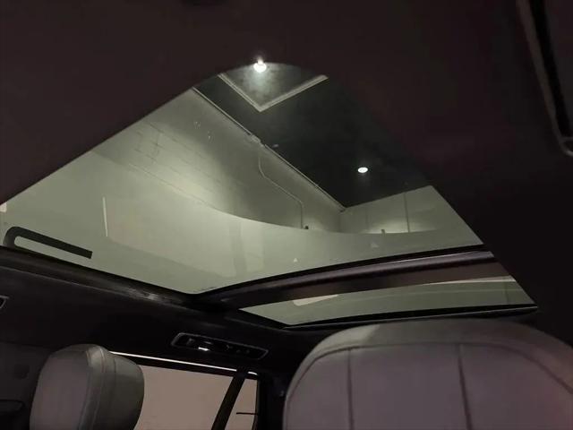 2025 Land Rover Range Rover P400 SE 7 Seat