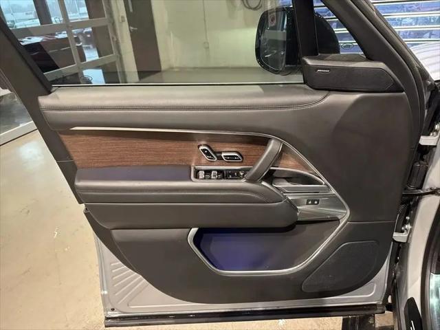 2025 Land Rover Range Rover P400 SE 7 Seat