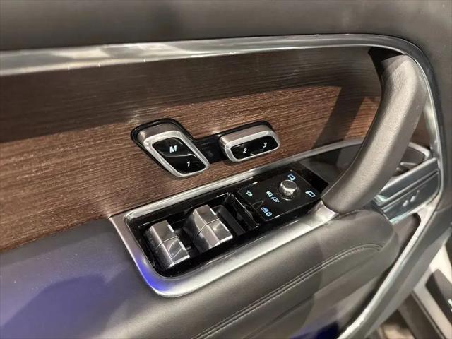 2025 Land Rover Range Rover P400 SE 7 Seat