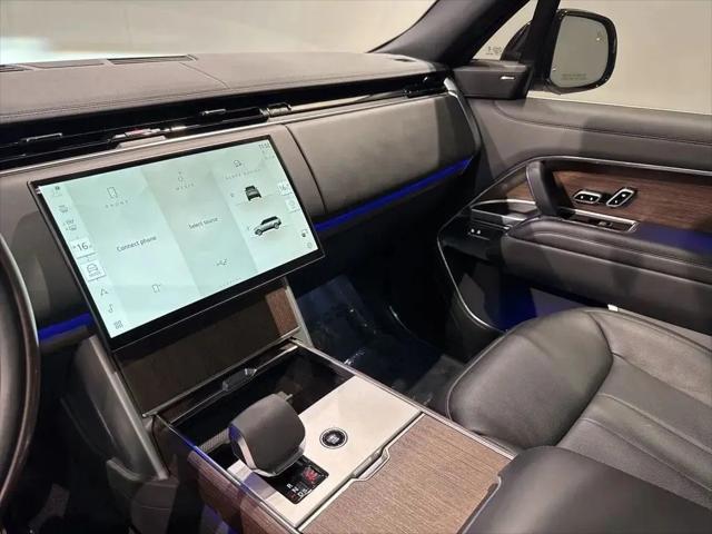 2025 Land Rover Range Rover P400 SE 7 Seat