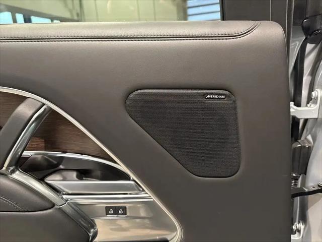 2025 Land Rover Range Rover P400 SE 7 Seat