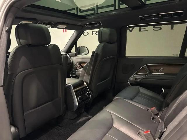 2025 Land Rover Range Rover P400 SE 7 Seat