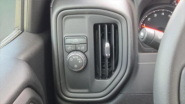 2026 Chevrolet Silverado 1500 2WD Crew Cab Short Bed Custom