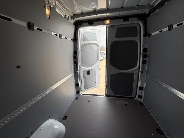 2025 Mercedes-Benz Sprinter 2500 High Roof 4-Cyl Diesel HO
