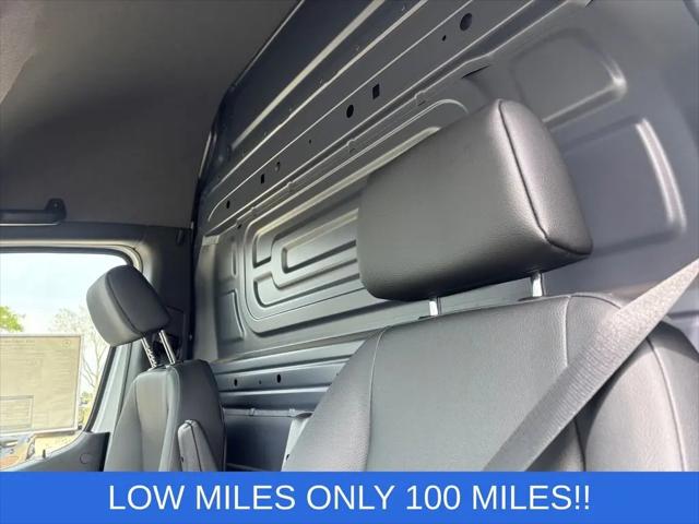 2025 Mercedes-Benz Sprinter 2500 High Roof 4-Cyl Diesel HO