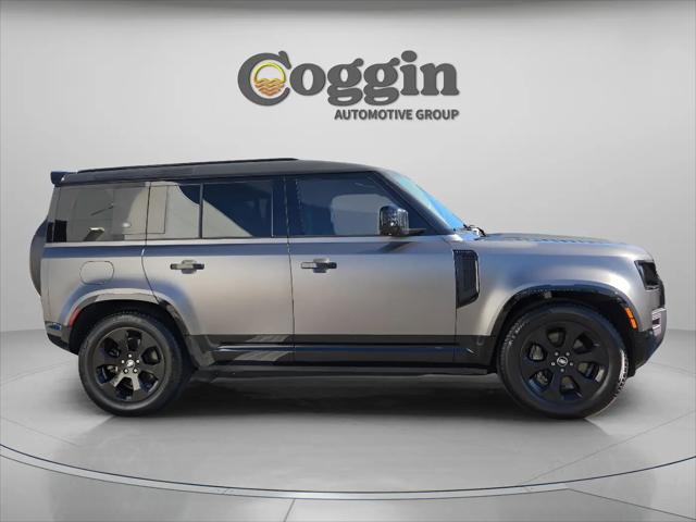 2024 Land Rover Defender 110 P400 X-Dynamic SE