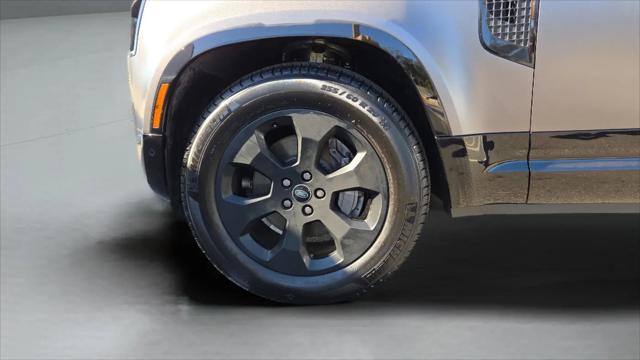 2024 Land Rover Defender 110 P400 X-Dynamic SE