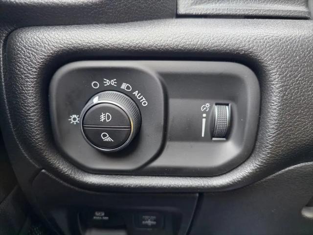 2026 Ram 1500 Express Crew Cab 4x4 5'7" Box
