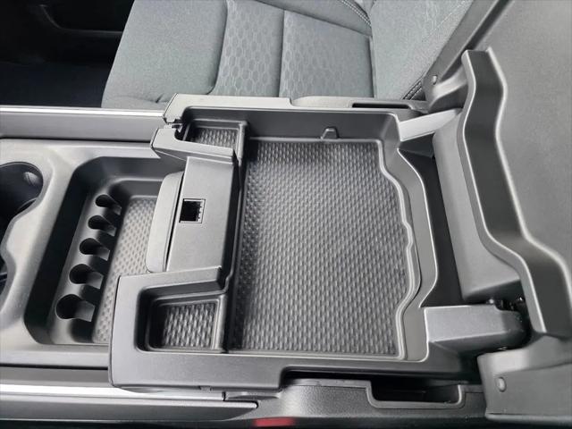 2026 Ram 1500 Express Crew Cab 4x4 5'7" Box
