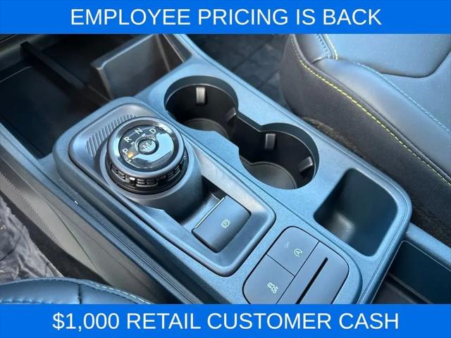 2025 Ford Maverick Lobo Standard