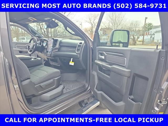2025 Ram 3500 Big Horn Regular Cab 4x4 8' Box
