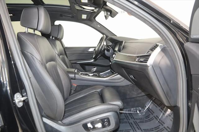 2022 BMW X7 M50i