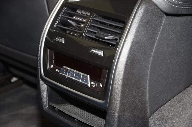 2022 BMW X7 M50i