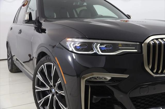 2022 BMW X7 M50i