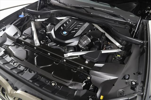 2022 BMW X7 M50i