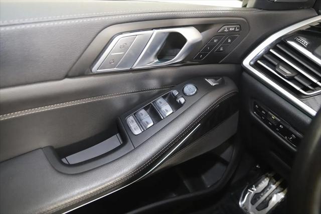 2022 BMW X7 M50i