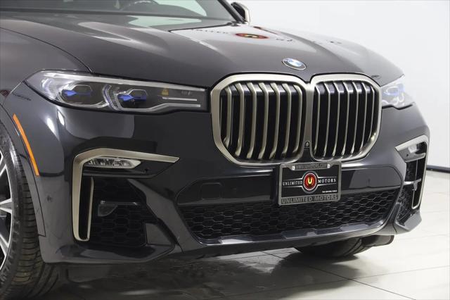 2022 BMW X7 M50i