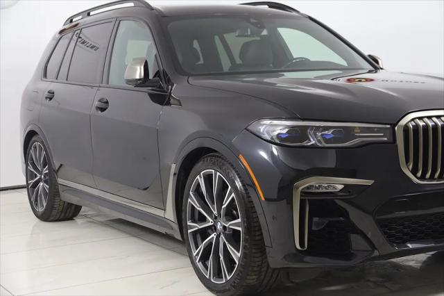 2022 BMW X7 M50i