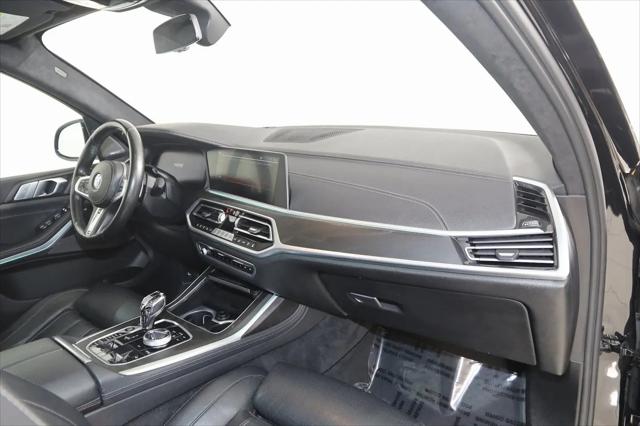 2022 BMW X7 M50i