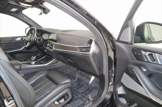 2022 BMW X7 M50i