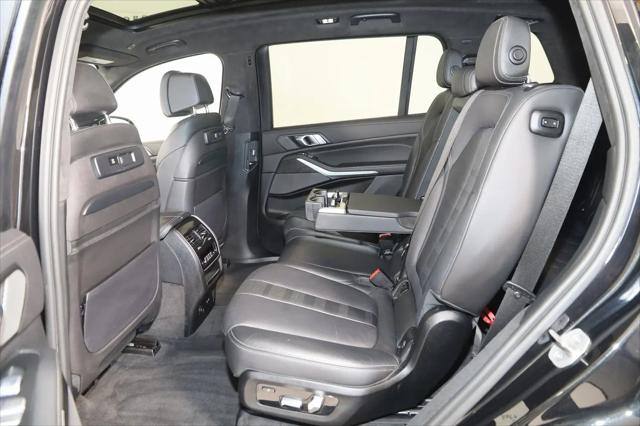 2022 BMW X7 M50i