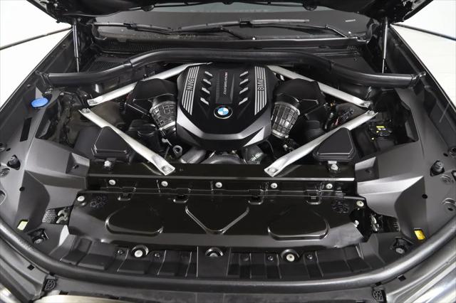 2022 BMW X7 M50i