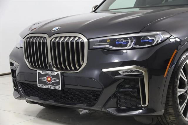 2022 BMW X7 M50i