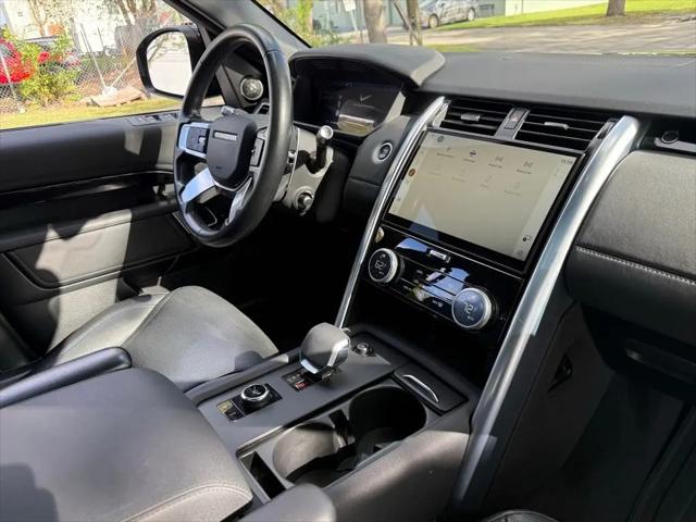 2021 Land Rover Discovery P300 S