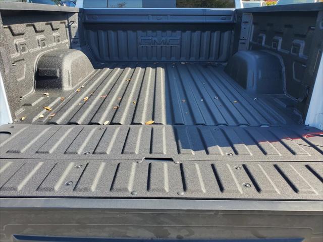 2026 GMC Sierra 1500 Crew Cab, Short Bed, SLT, 4WD