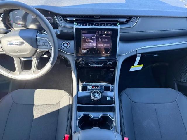2026 Jeep Grand Cherokee Laredo 4x4