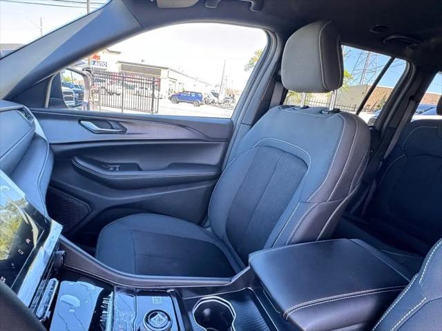 2026 Jeep Grand Cherokee Laredo 4x4