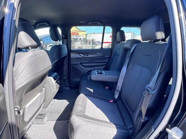 2026 Jeep Grand Cherokee Laredo 4x4