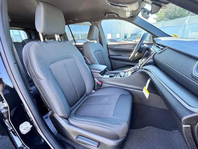 2026 Jeep Grand Cherokee Laredo 4x4
