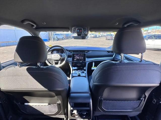 2026 Jeep Grand Cherokee Laredo 4x4