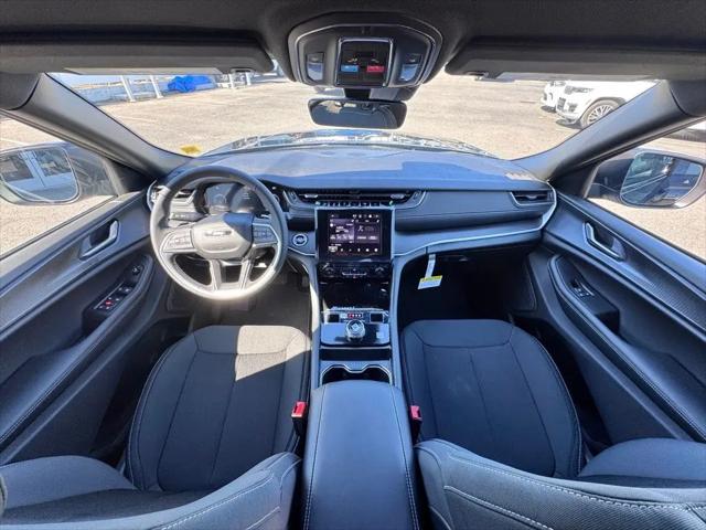 2026 Jeep Grand Cherokee Laredo 4x4