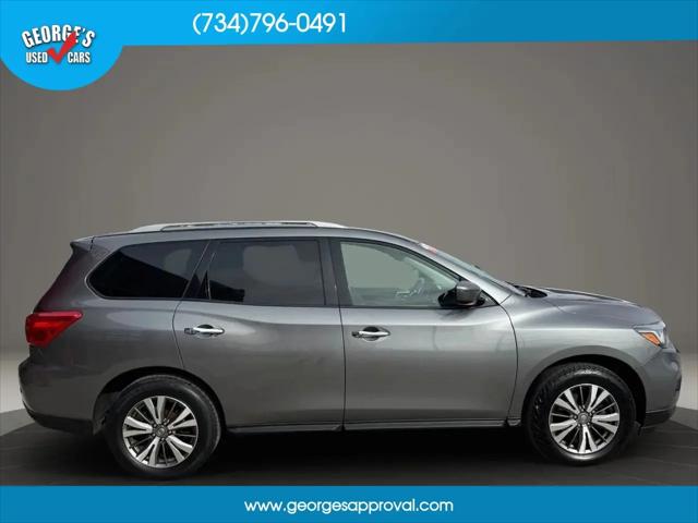 2019 Nissan Pathfinder SV