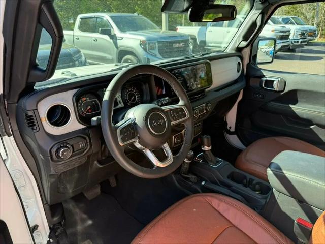 2025 Jeep Wrangler 4-Door Sahara 4x4