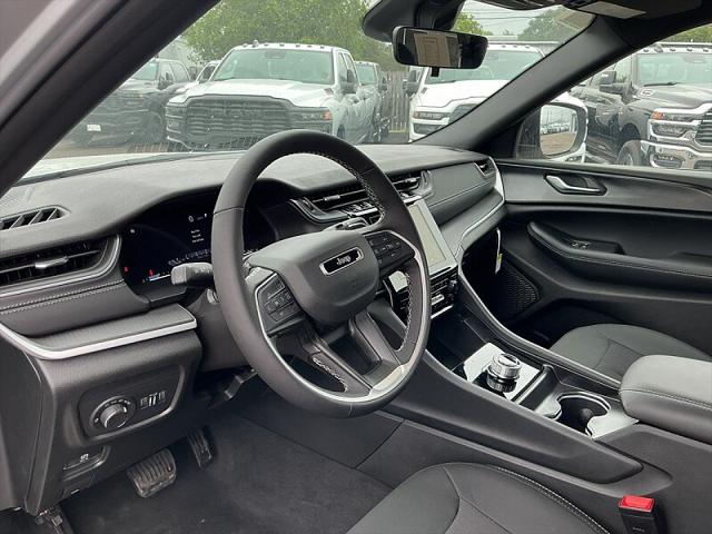 2026 Jeep Grand Cherokee Altitude 4x2