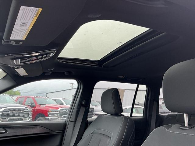 2026 Jeep Grand Cherokee Altitude 4x2