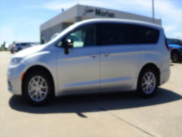 2024 Chrysler Pacifica Touring L for sale in Cape Girardeau, MO